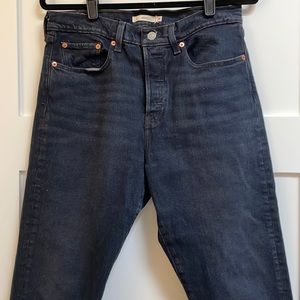 Levi’s garment dyed black wedgie jeans in size 30